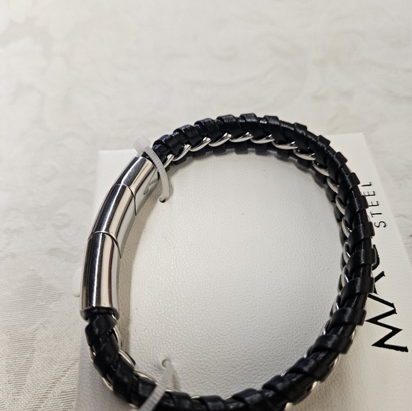 Magna Men's Leather Bracelet - Picture 4 of 4